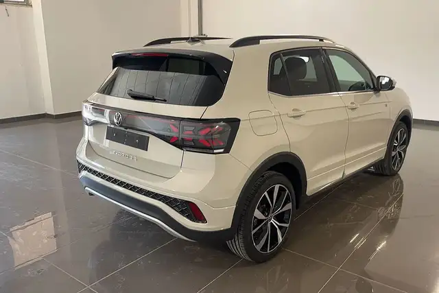 Volkswagen T-Cross view 3
