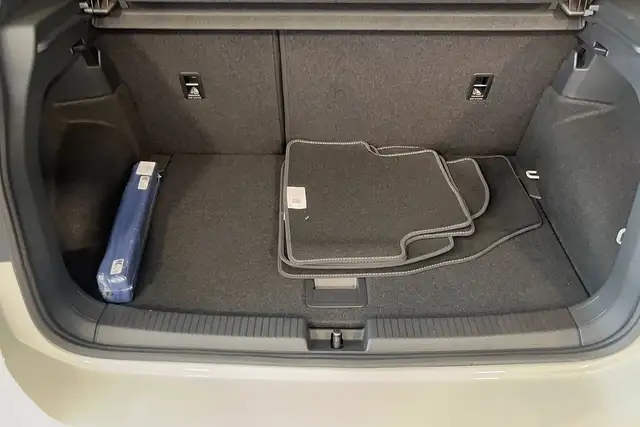 Volkswagen T-Cross view 6