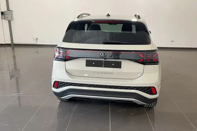 Volkswagen T-Cross view 4