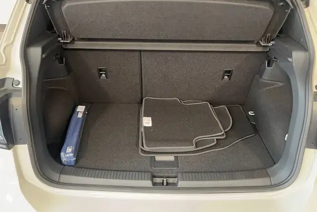 Volkswagen T-Cross view 5