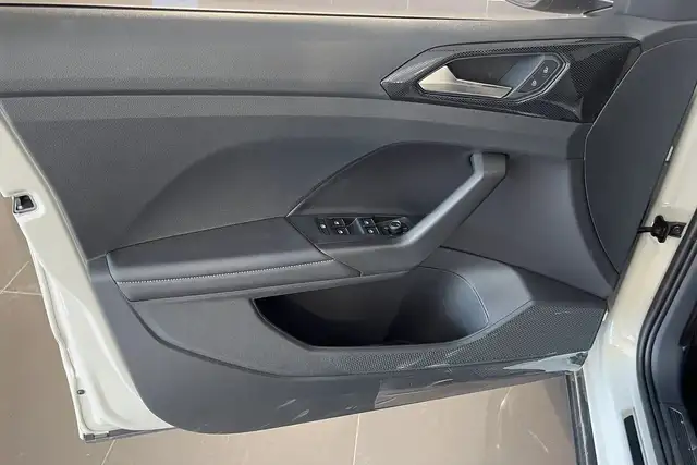 Volkswagen T-Cross view 10