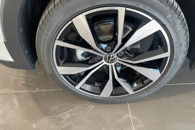 Volkswagen T-Cross view 9