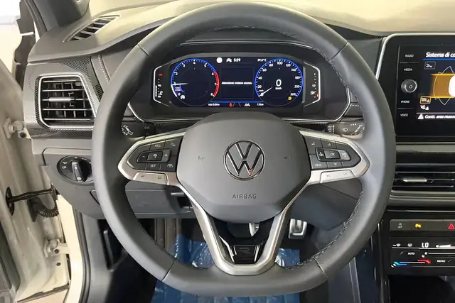 Volkswagen T-Cross view 21