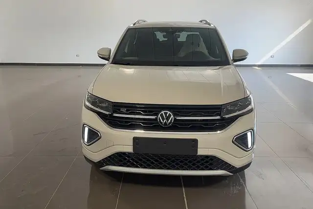 Volkswagen T-Cross view 8