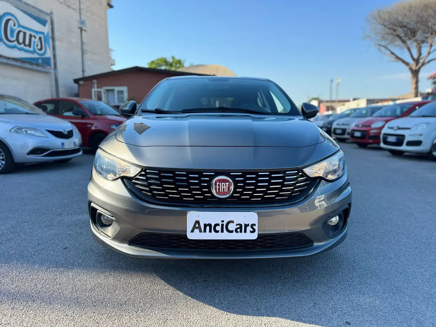 Fiat Tipo 1.3 Mjt S&S 5 porte Easy Gris - 1