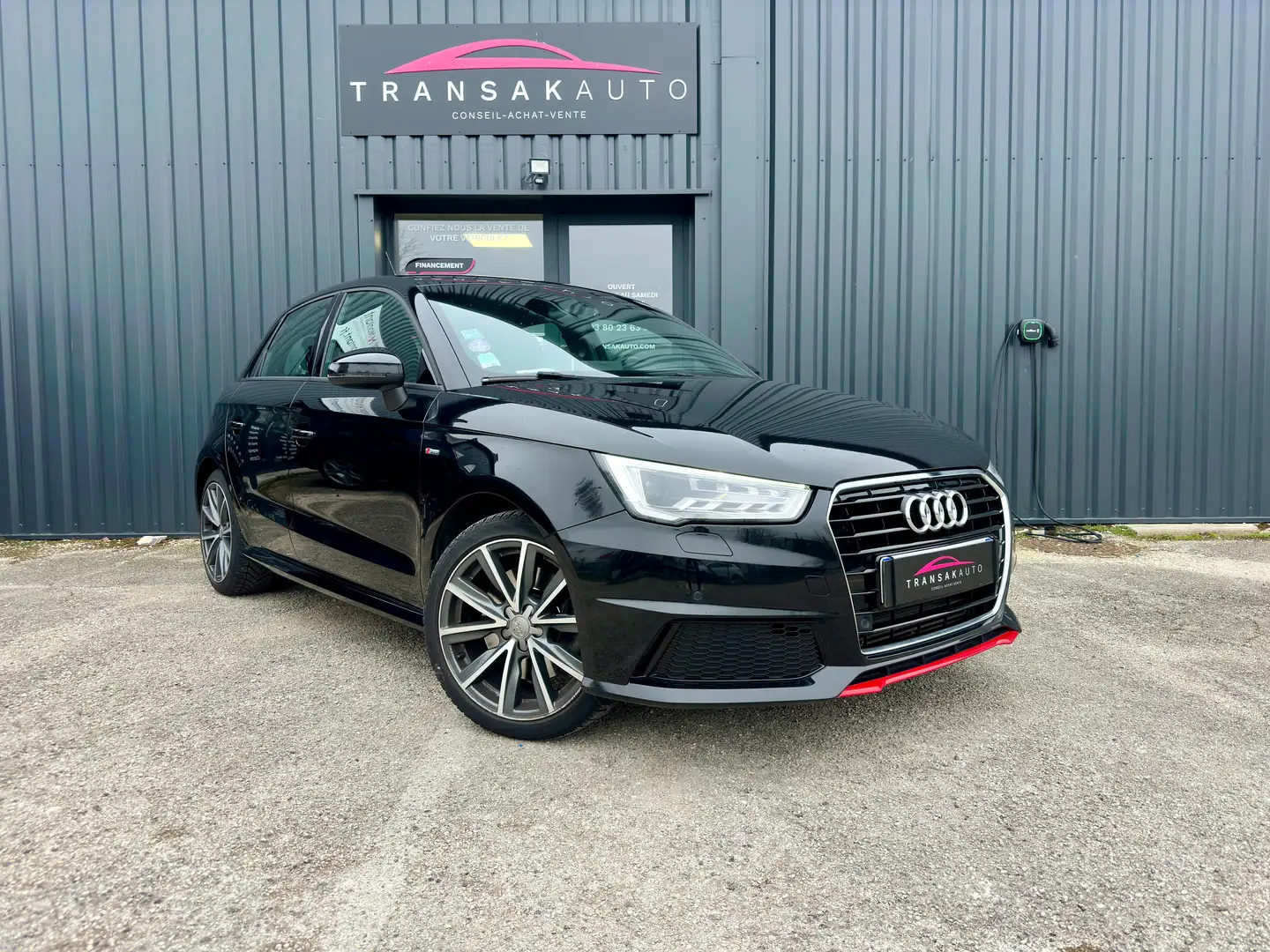 Audi A1 Sportback 1.8 TFSI 192 S tronic line Noir - 1