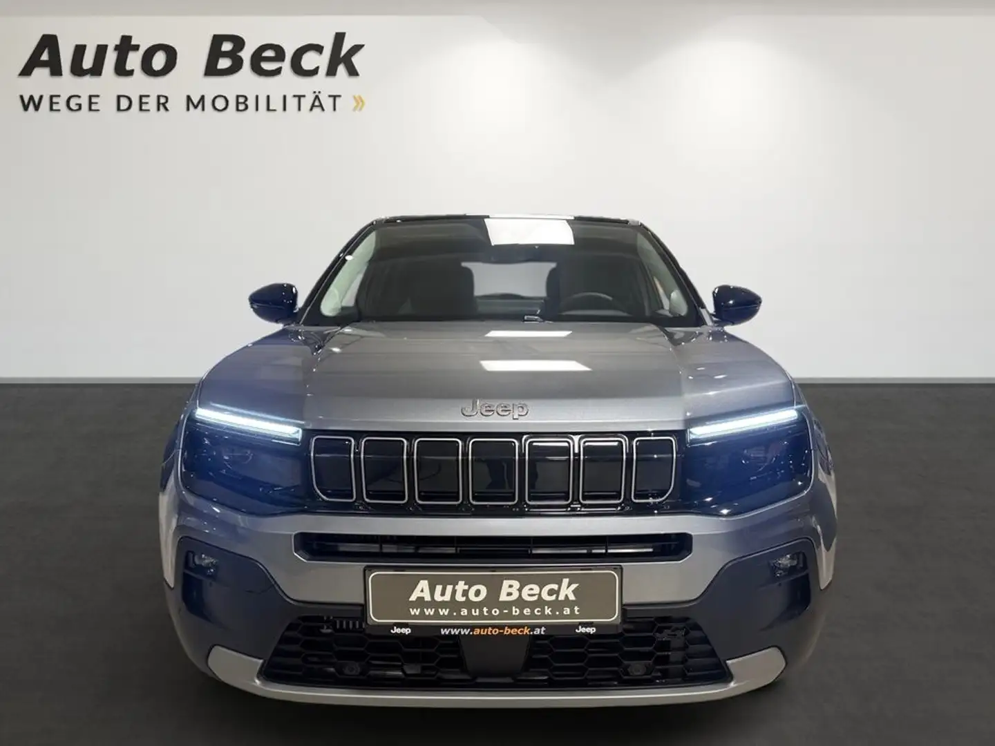 Jeep Avenger 1.2 Summit Grau - 2