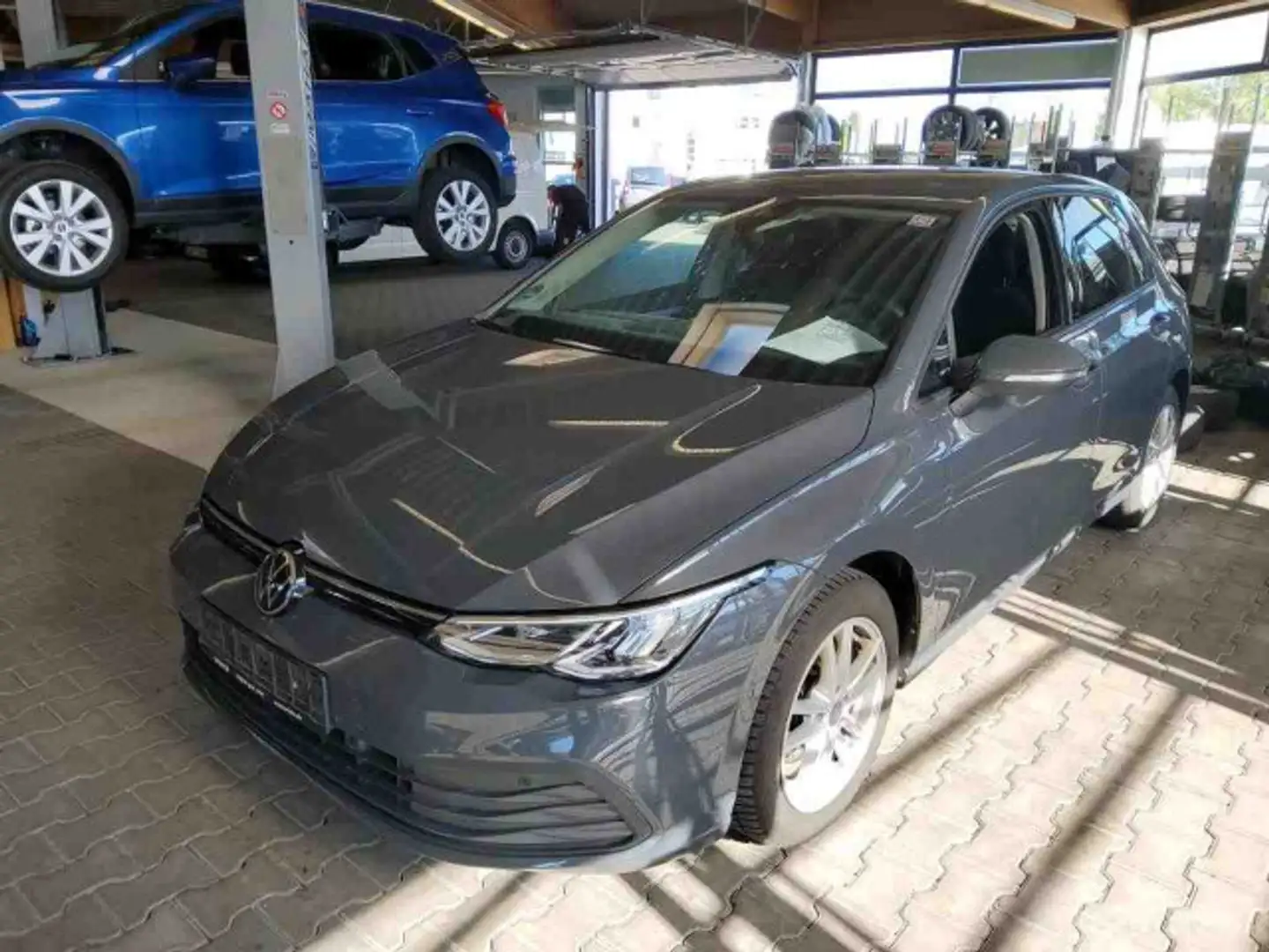 Volkswagen Golf VIII Life 1.5 eTSI DSG *ACC*VIRTUAL*8-fach* Gris - 2
