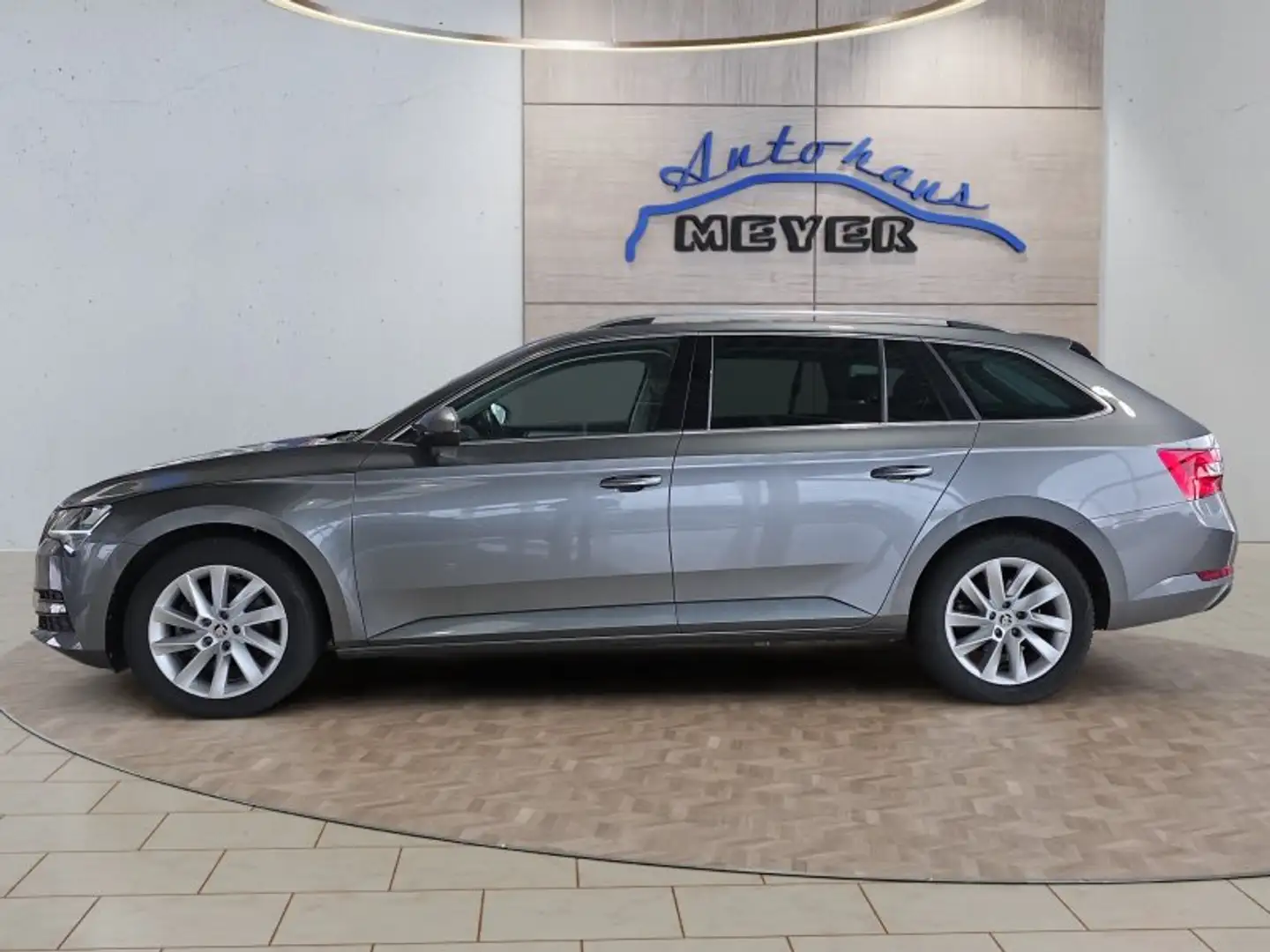 Skoda Superb Combi 1,5TSI DSG Navi/Kamera/el.Klappe/Kessy Grau - 2