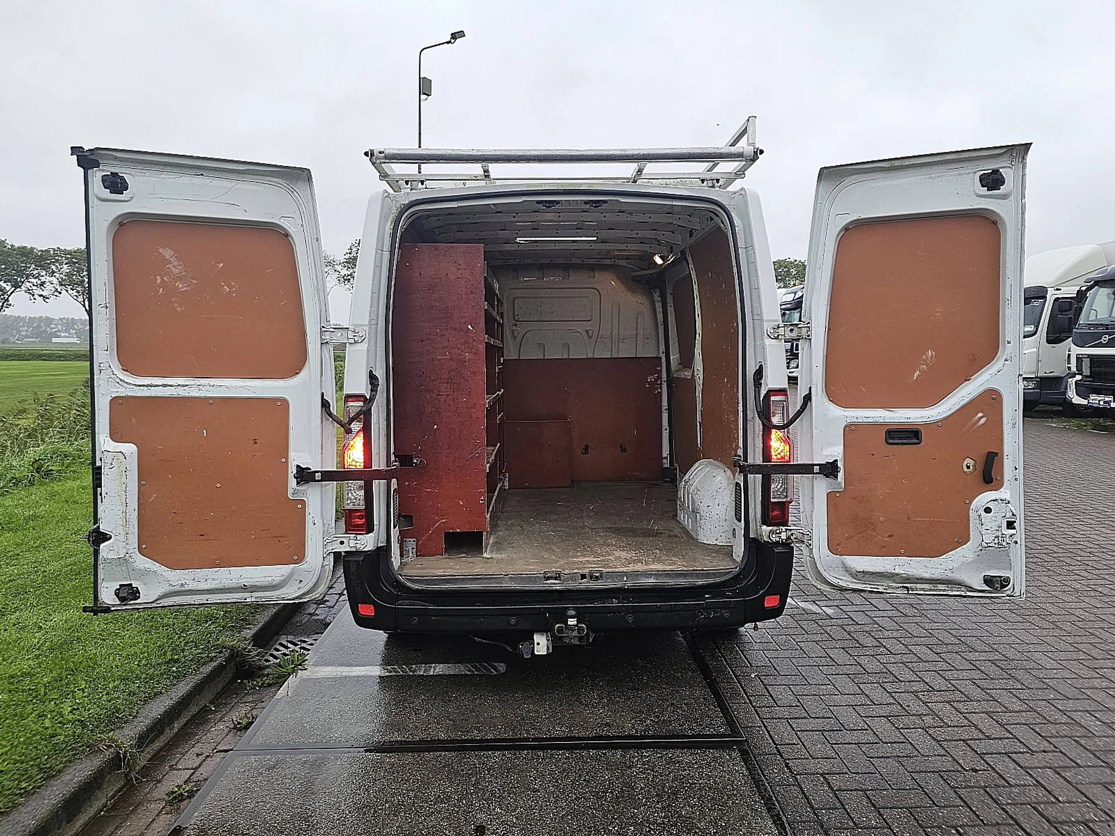 Renault Master 2.3 — photo 9