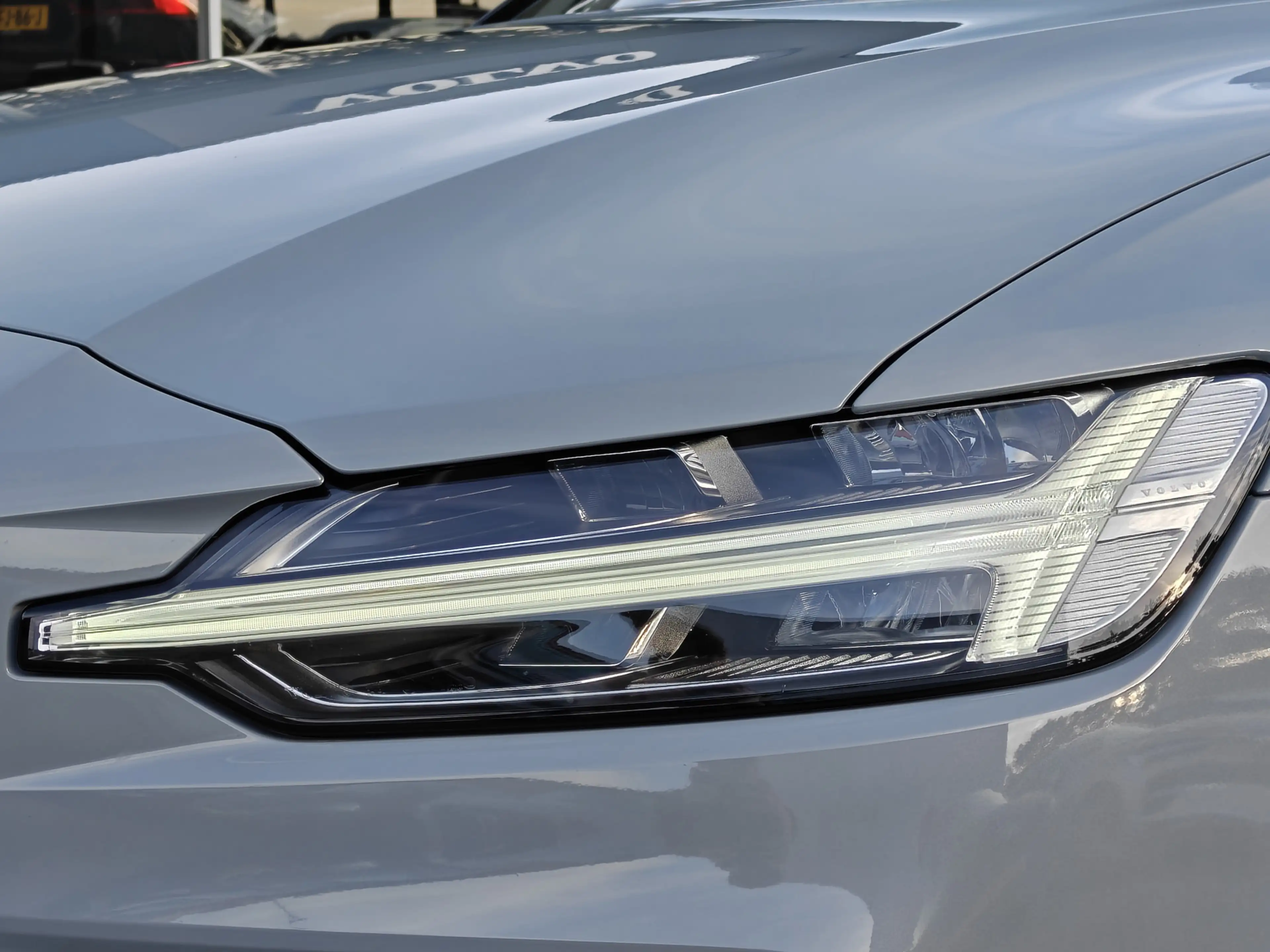 Volvo V60 T8 455PK Plug-in hybrid AWD Plus Dark | BLIS | ACC — photo 3