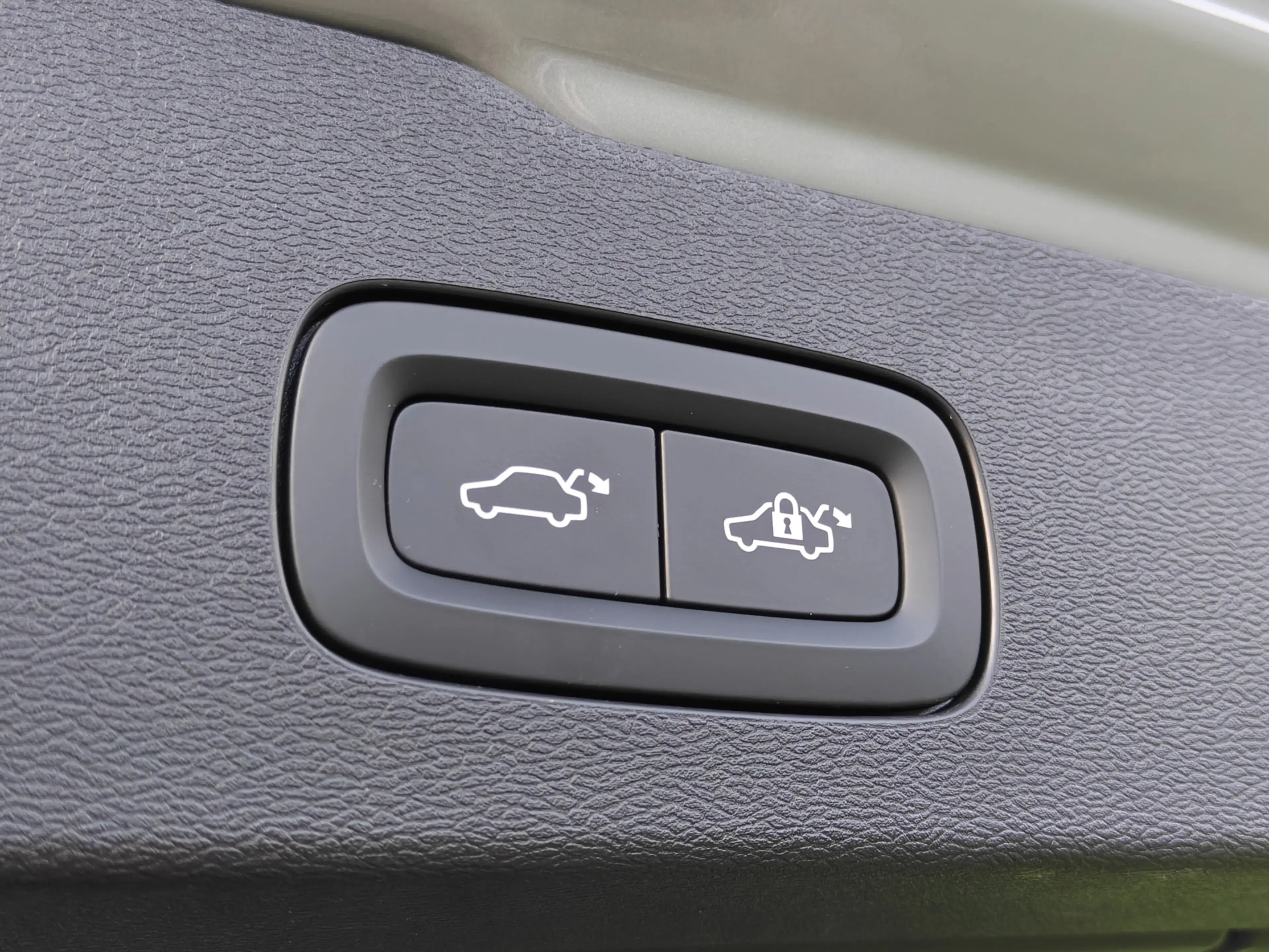 Volvo V60 T8 455PK Plug-in hybrid AWD Plus Dark | BLIS | ACC — photo 15
