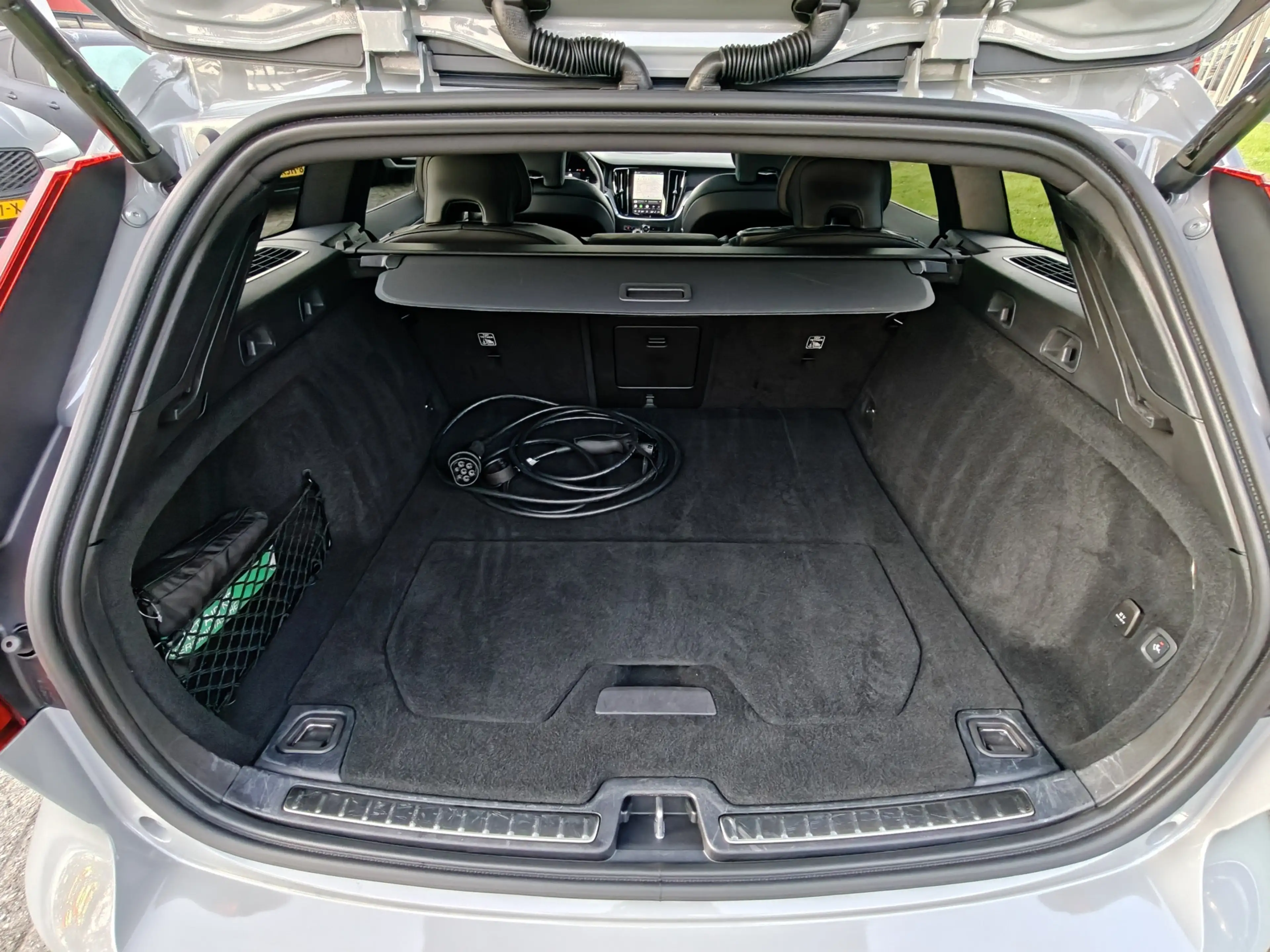 Volvo V60 T8 455PK Plug-in hybrid AWD Plus Dark | BLIS | ACC — photo 12