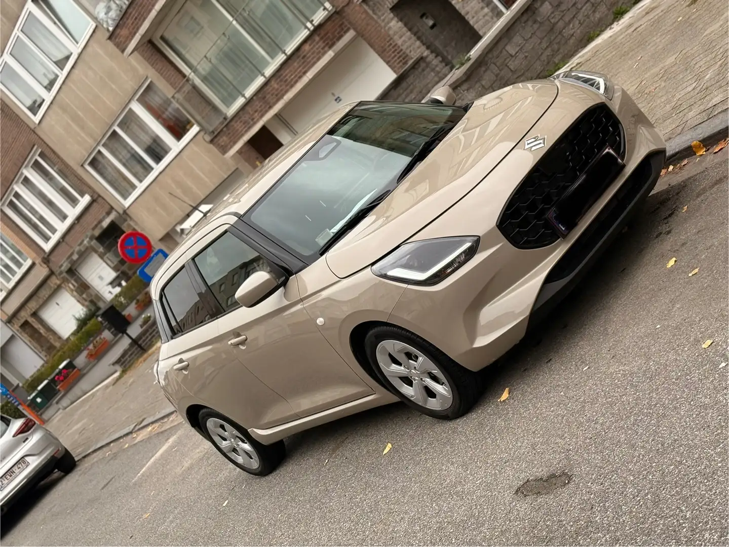 Suzuki Swift 1.2i SHVS Grand Luxe Xtra 12V CVT - 1