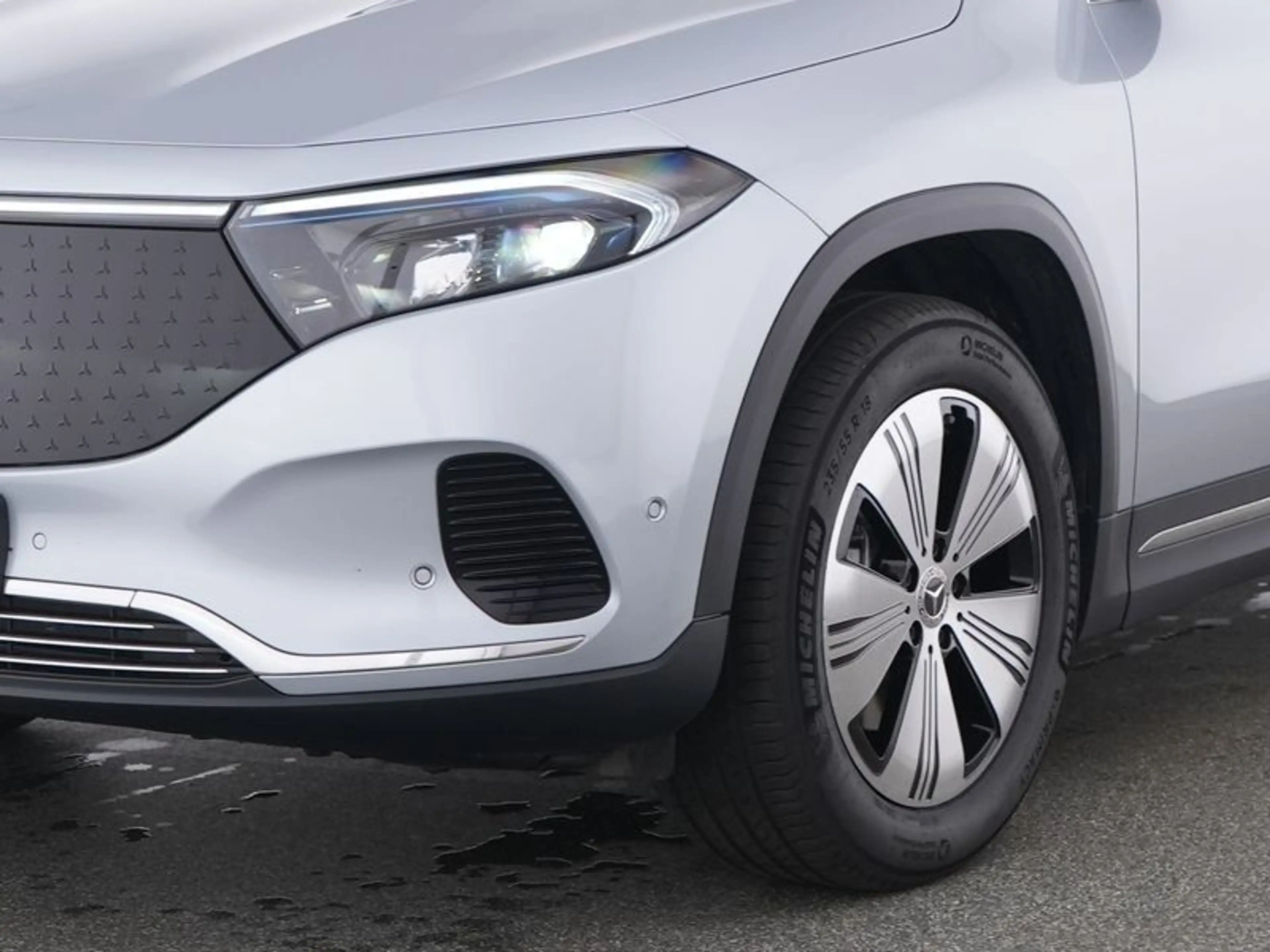 Mercedes-Benz EQA 300 4M PROG-ADV WINTER KAMERA AMBIENTE EASYP — photo 3