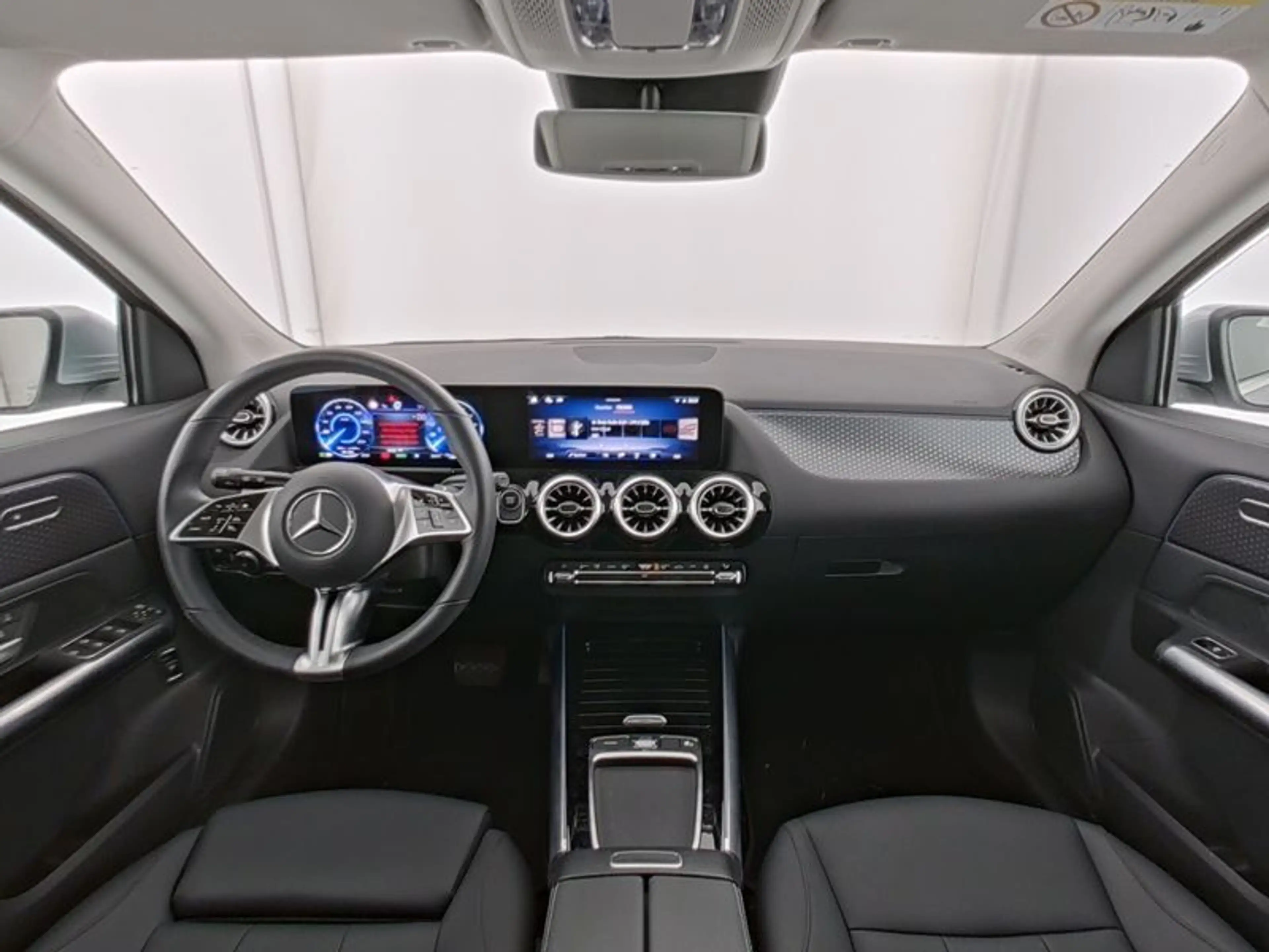 Mercedes-Benz EQA 300 4M PROG-ADV WINTER KAMERA AMBIENTE EASYP — photo 9