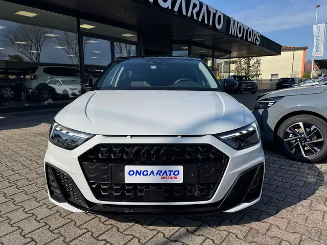 Audi A1 view 3