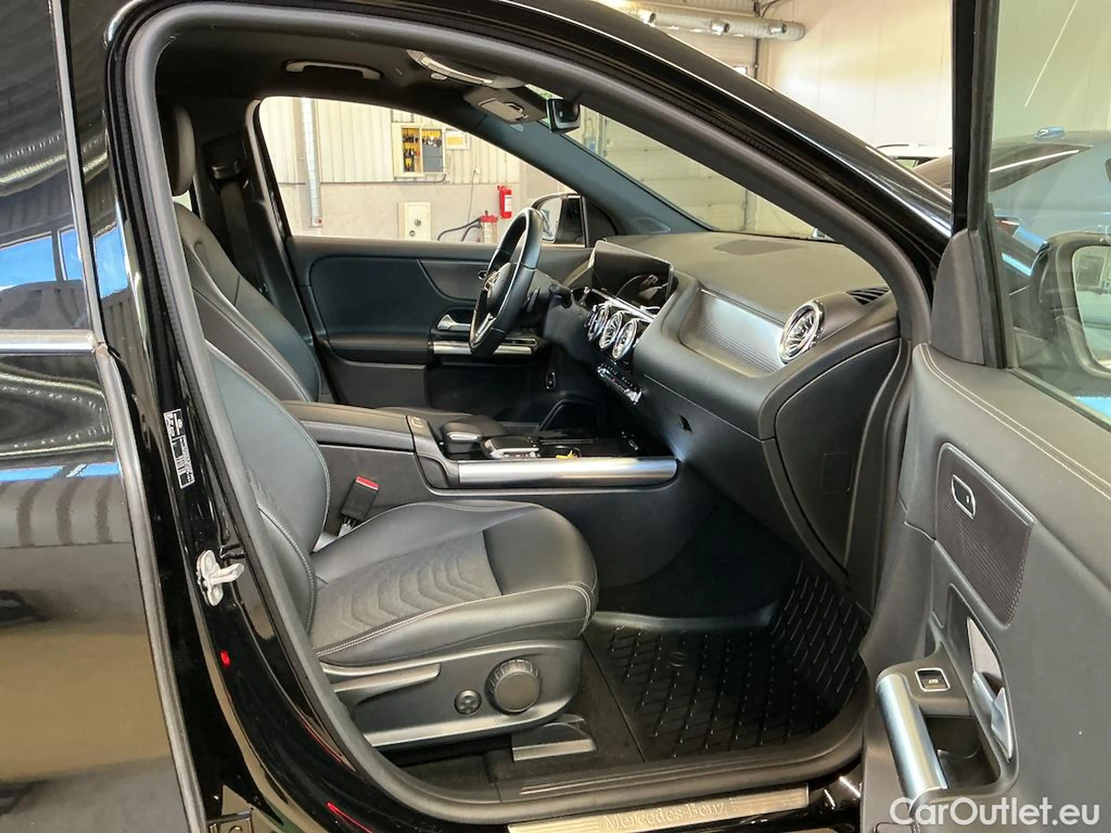 Mercedes-Benz EQA 250 190hk — photo 7