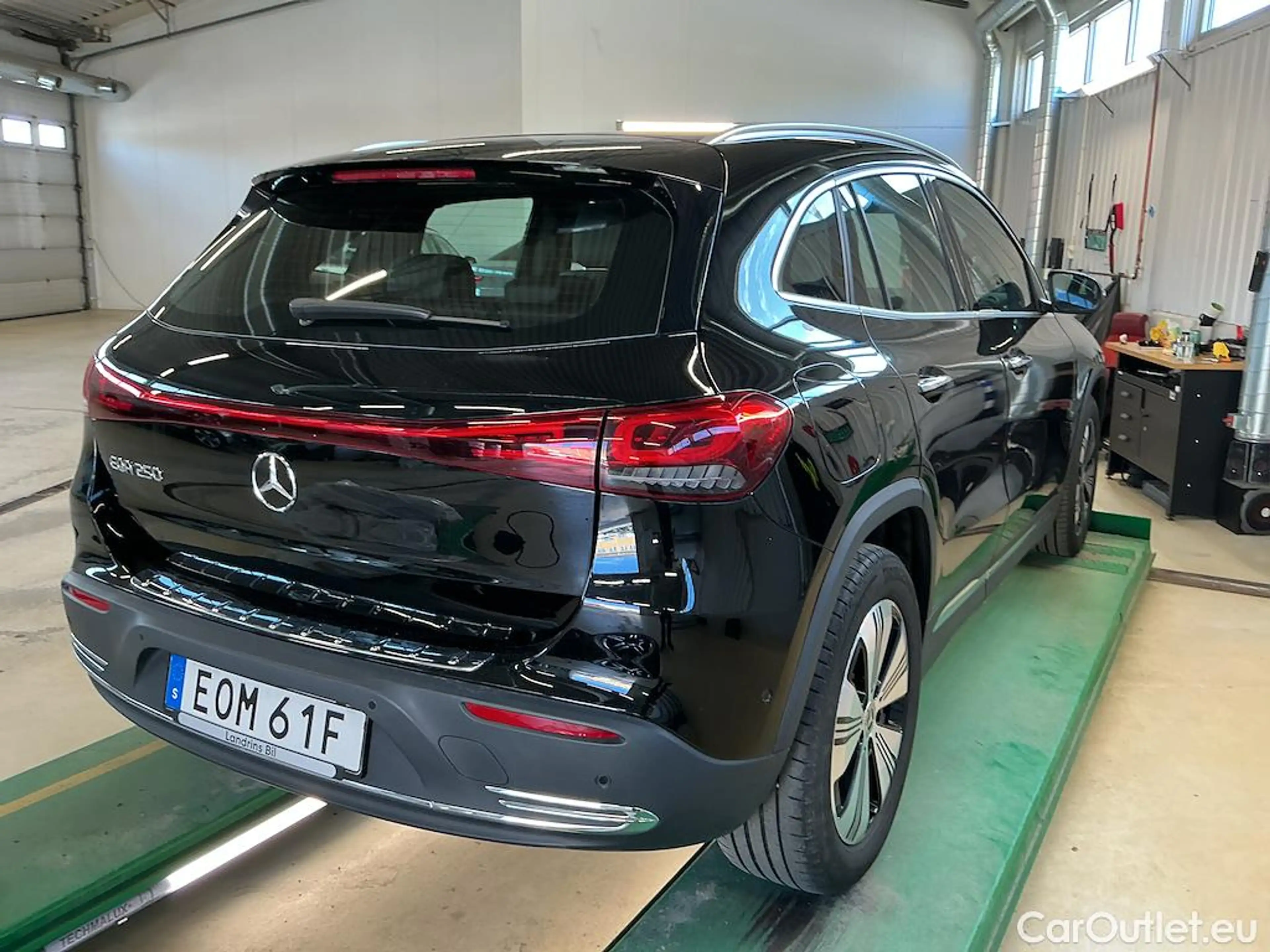 Mercedes-Benz EQA 250 190hk — photo 5