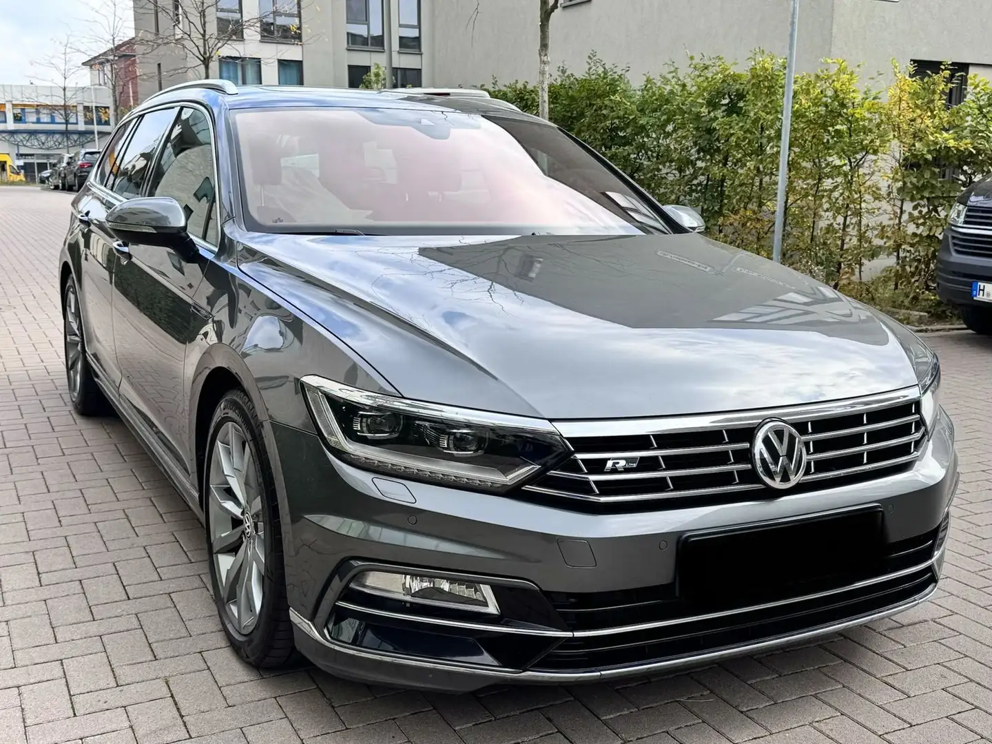Volkswagen Passat Variant 2.0 TDI  DSG 4MOT Highline Grau - 1