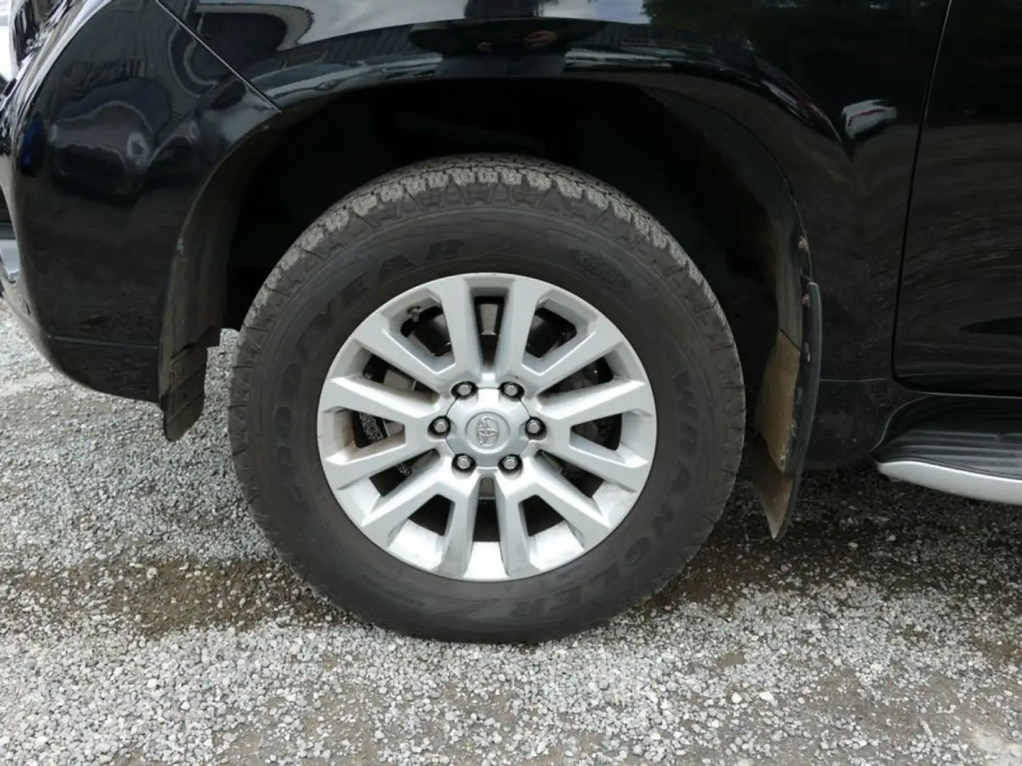 Toyota Land Cruiser MC 190 D-4D Légende A Negro - 2