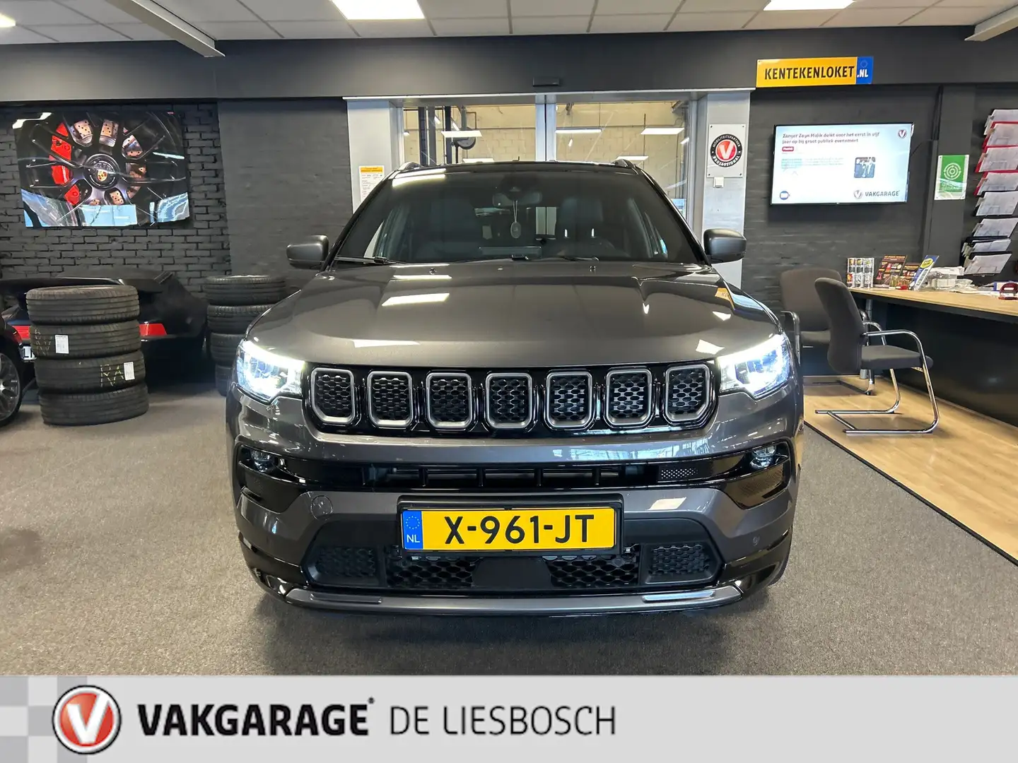 Jeep Compass 4xe 240 Plug-in Hybrid Electric 80th Anniversary Grijs - 2