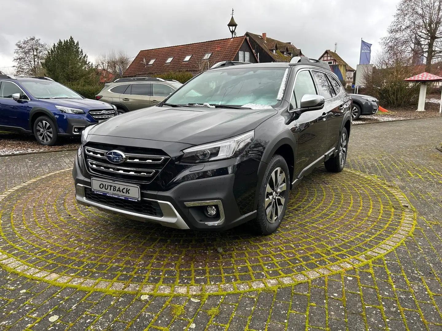 Subaru OUTBACK 2.5i Platinum Lineartronic Modell 2025 Schwarz - 1