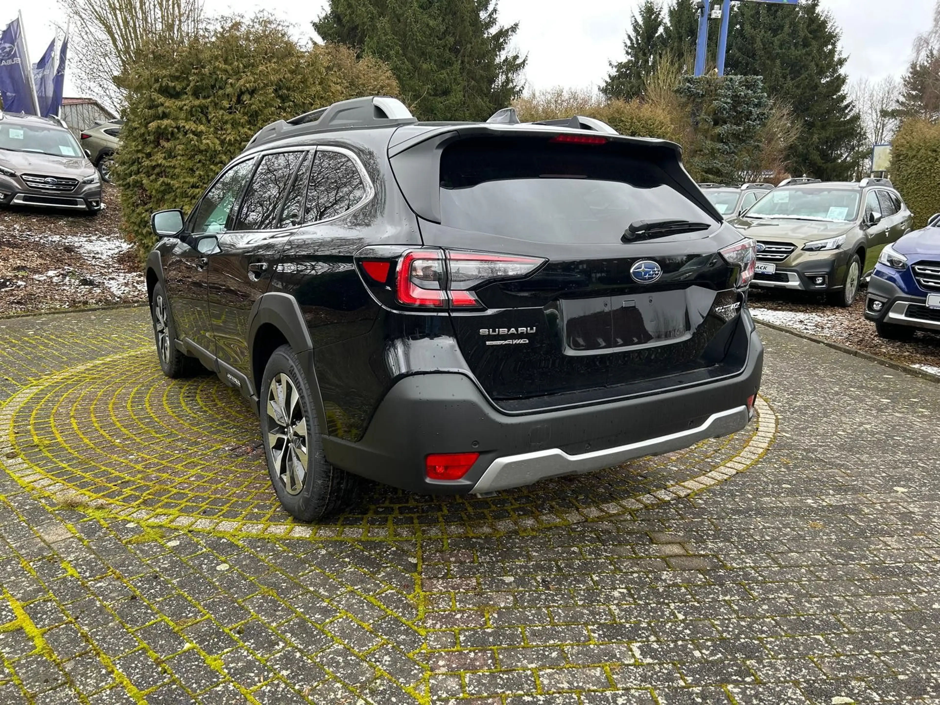 Subaru OUTBACK 2.5i Platinum Lineartronic Modell 2025 — photo 3