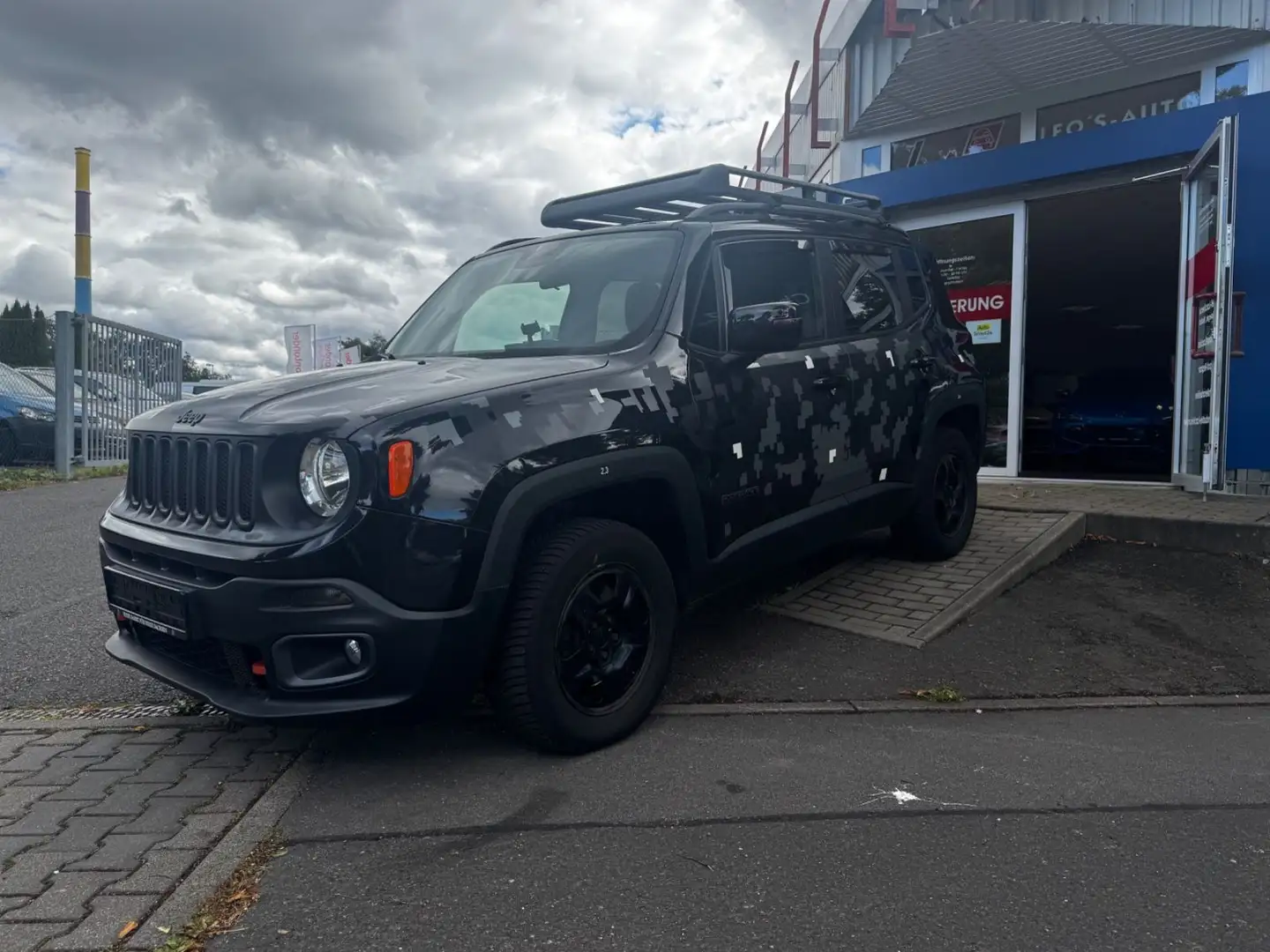 Jeep Renegade Night Eagle 4WD Schwarz - 2
