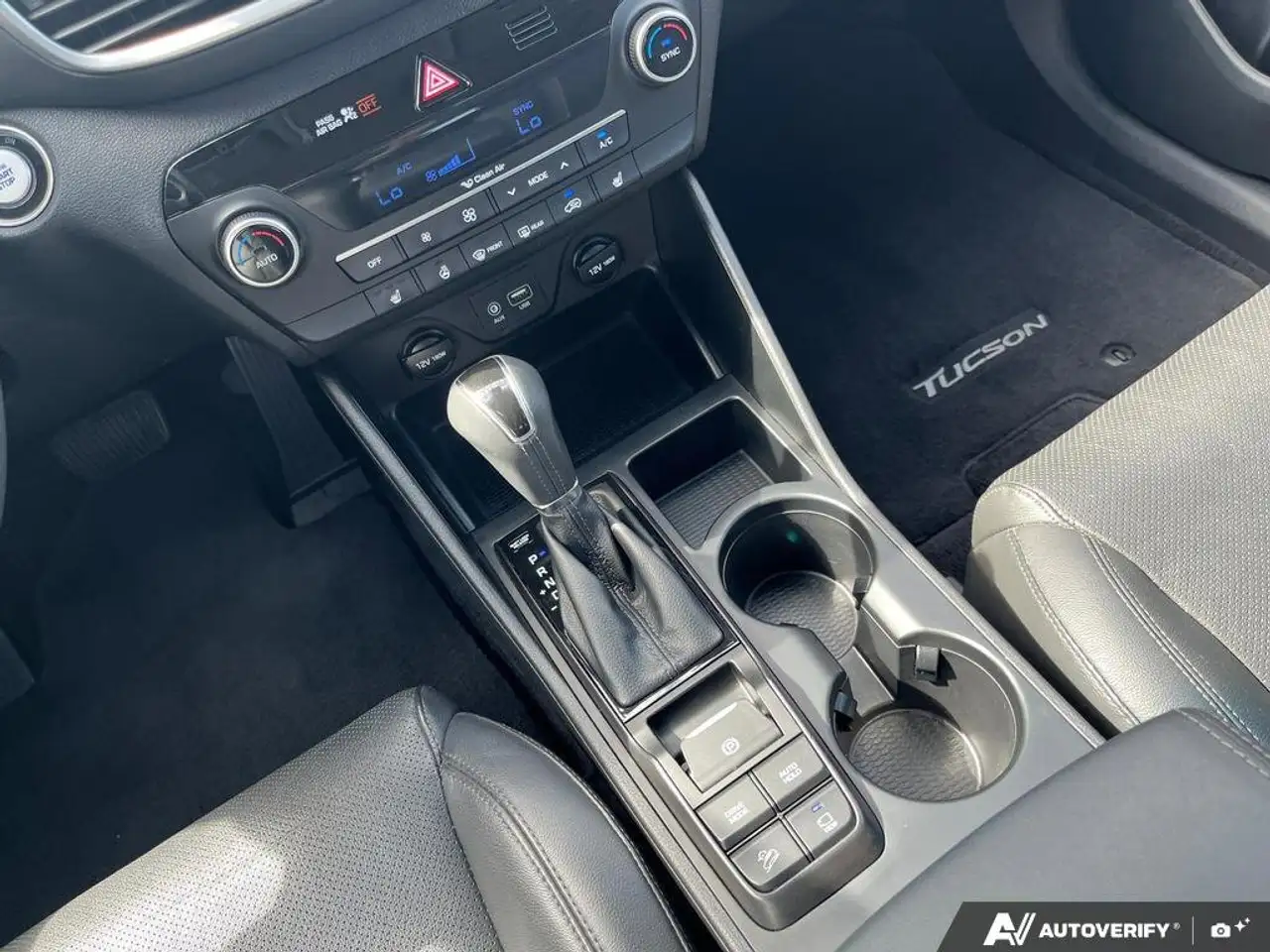 Hyundai TUCSON снимка Hyundai TUCSON