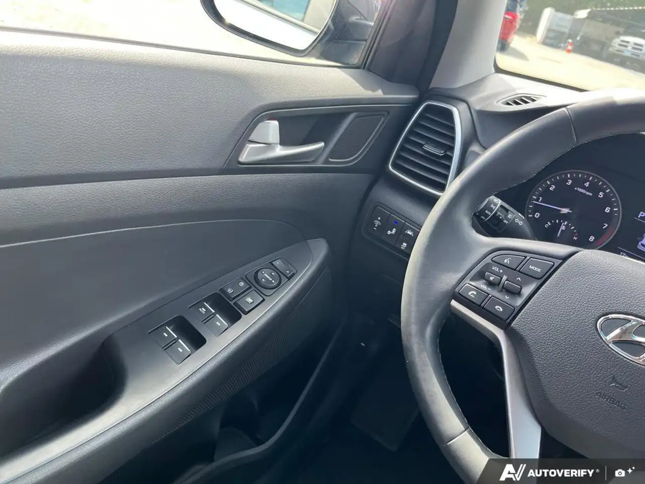 Hyundai TUCSON снимка Hyundai TUCSON