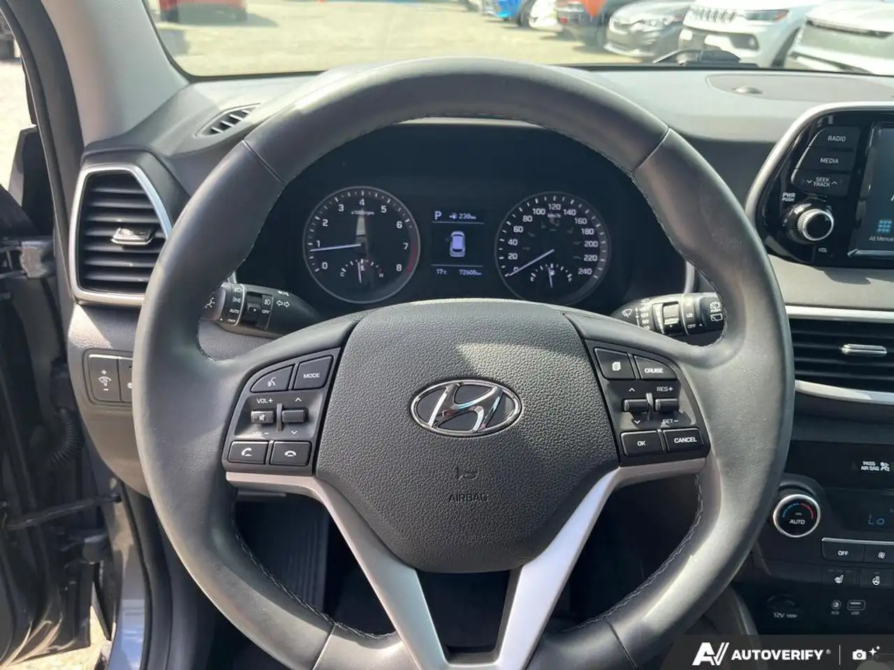 Hyundai TUCSON снимка Hyundai TUCSON