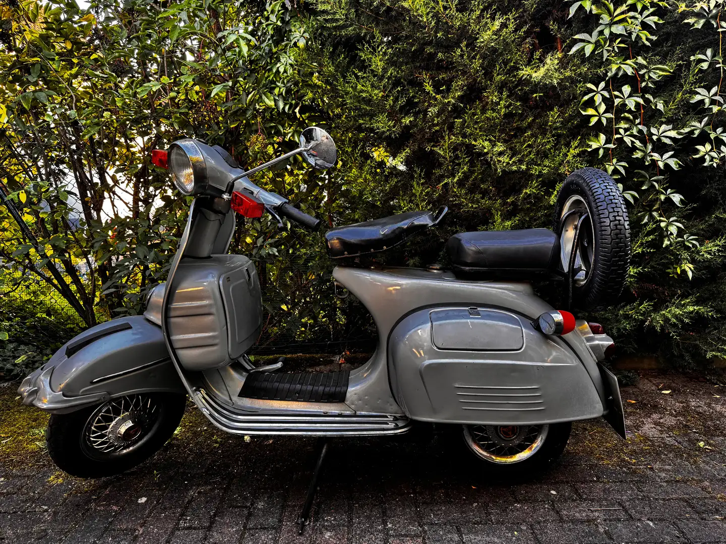 Vespa 150 Bajaj Chetak Zilver - 2