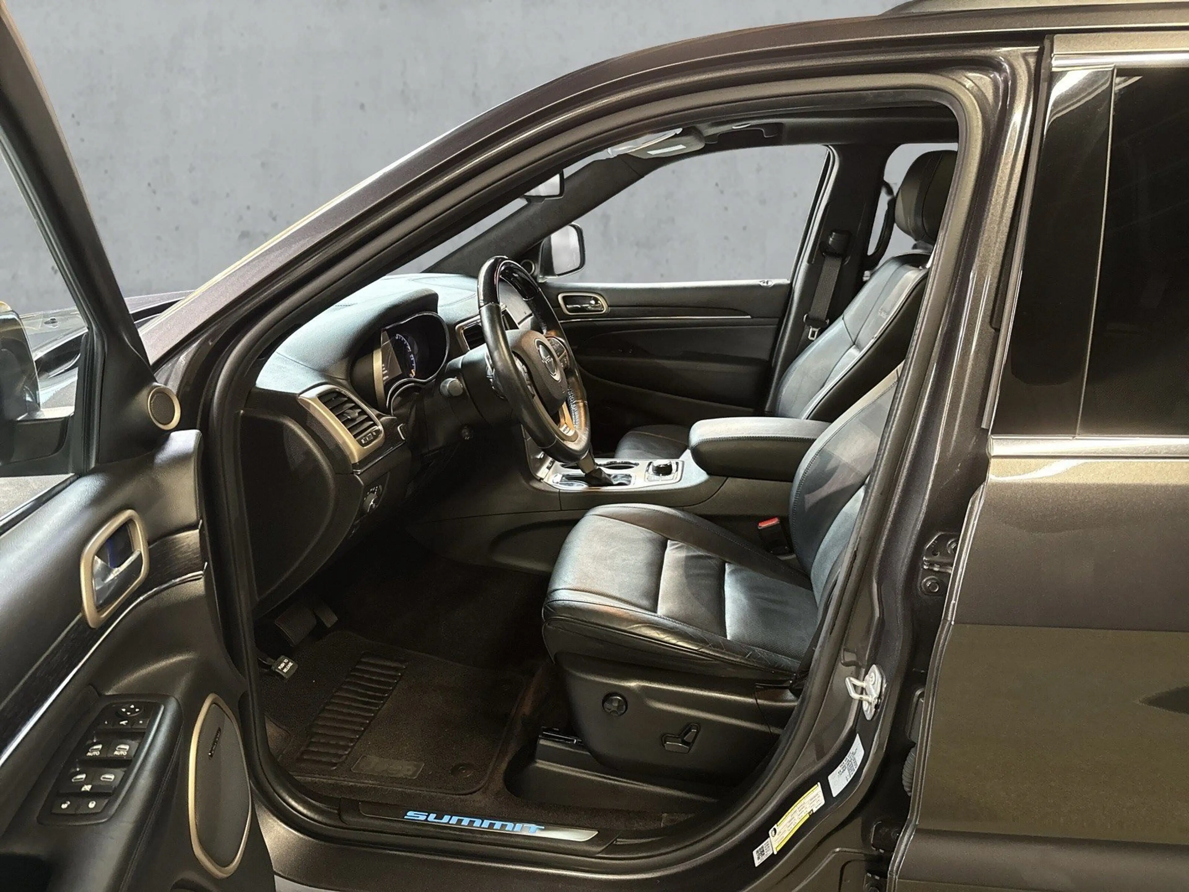 Jeep Grand Cherokee Summit Pano+Leder+Standh+H/K+22°MB — photo 9