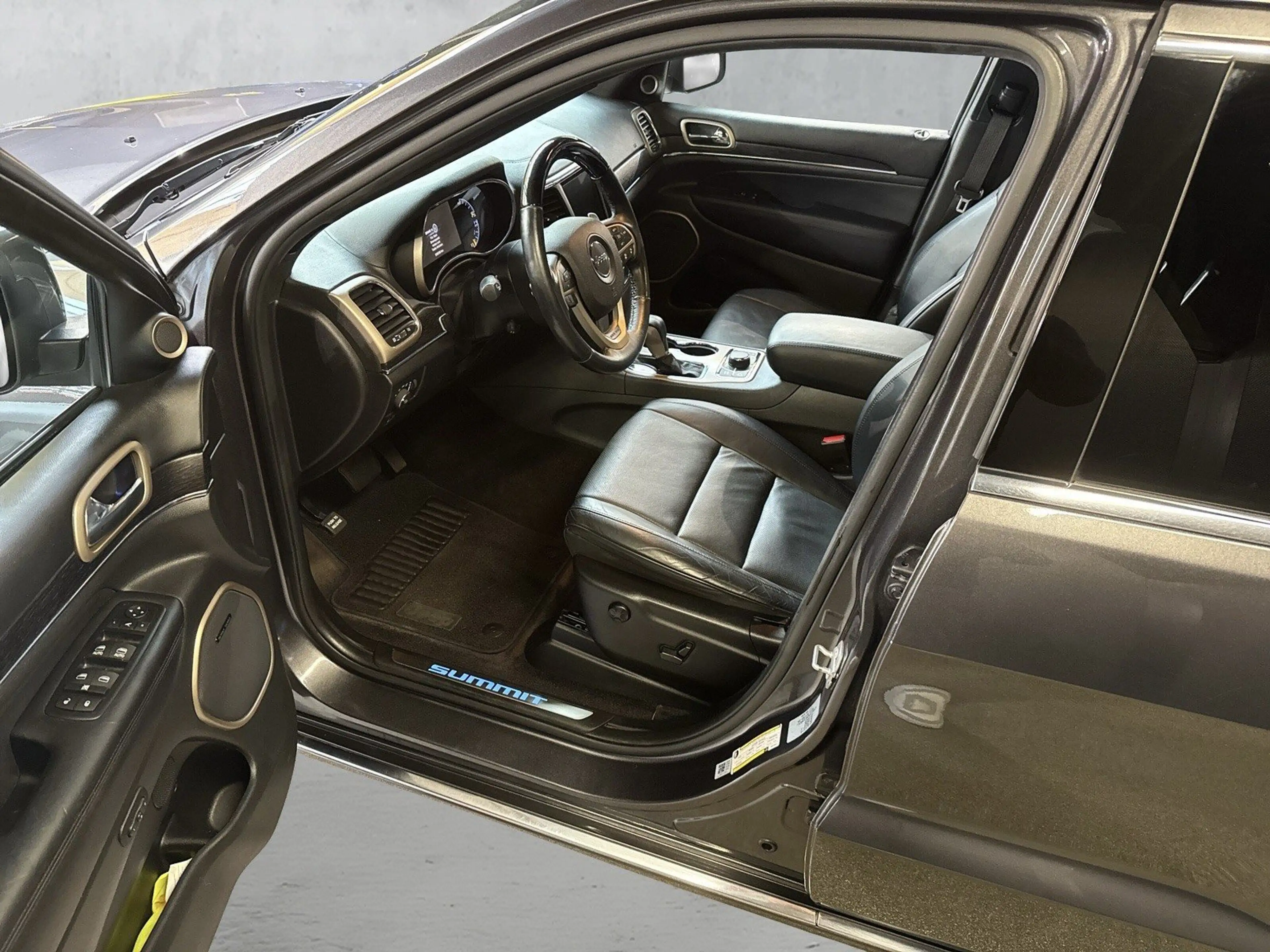 Jeep Grand Cherokee Summit Pano+Leder+Standh+H/K+22°MB — photo 10