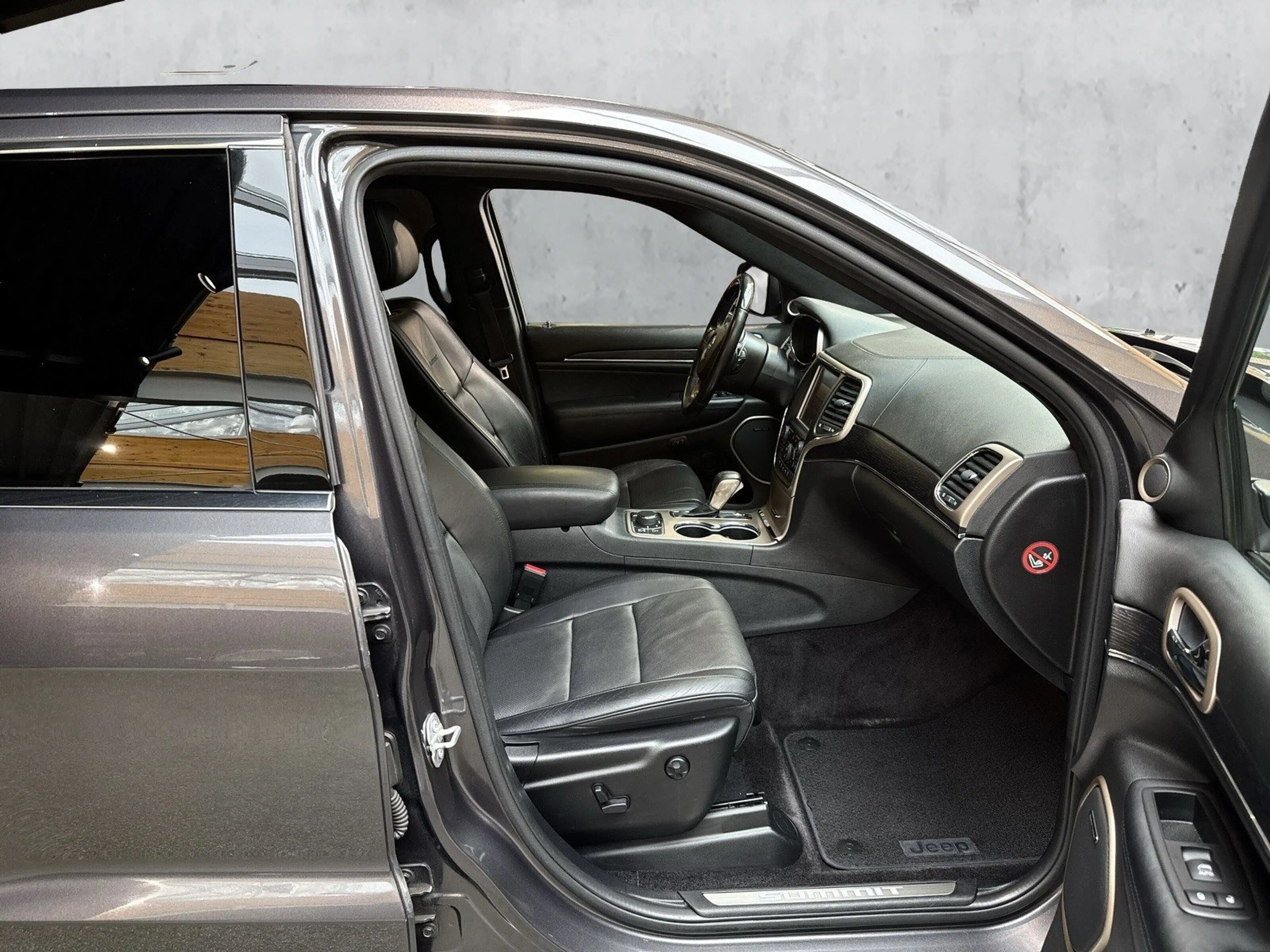 Jeep Grand Cherokee Summit Pano+Leder+Standh+H/K+22°MB — photo 14