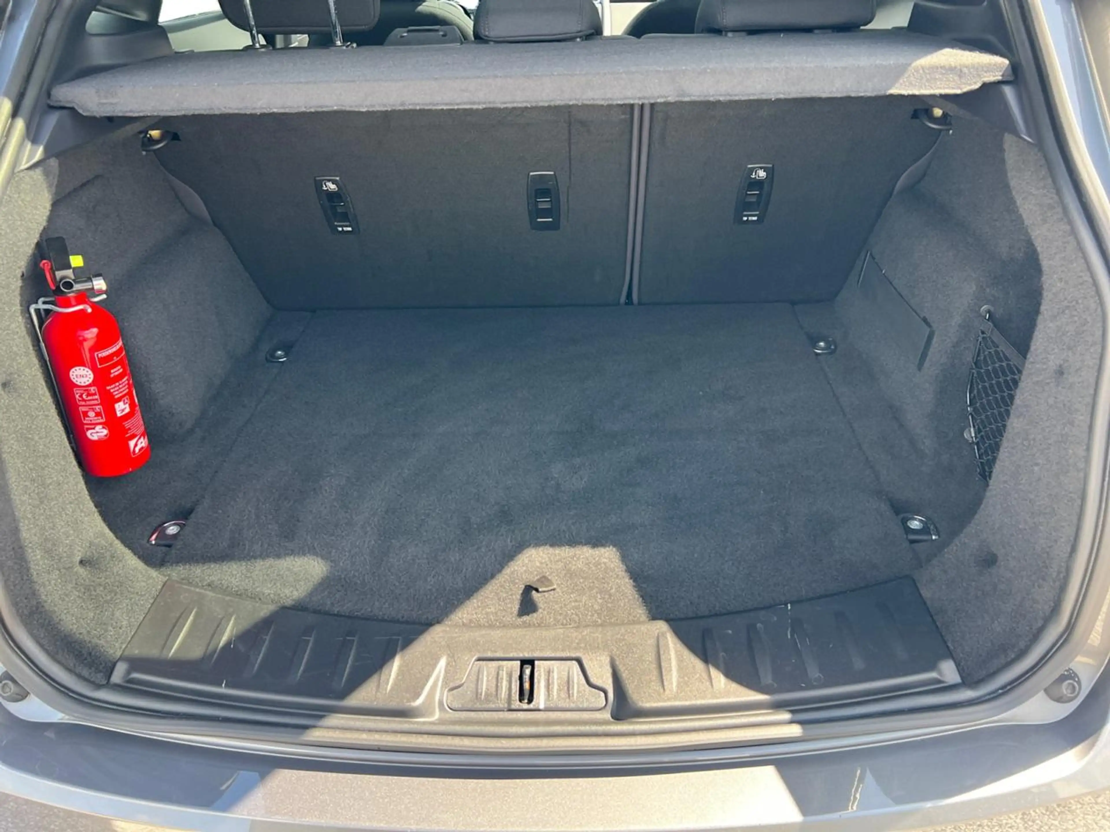 Jaguar E-Pace E-Pace 2.0 D AWD (EU6.2) — photo 14