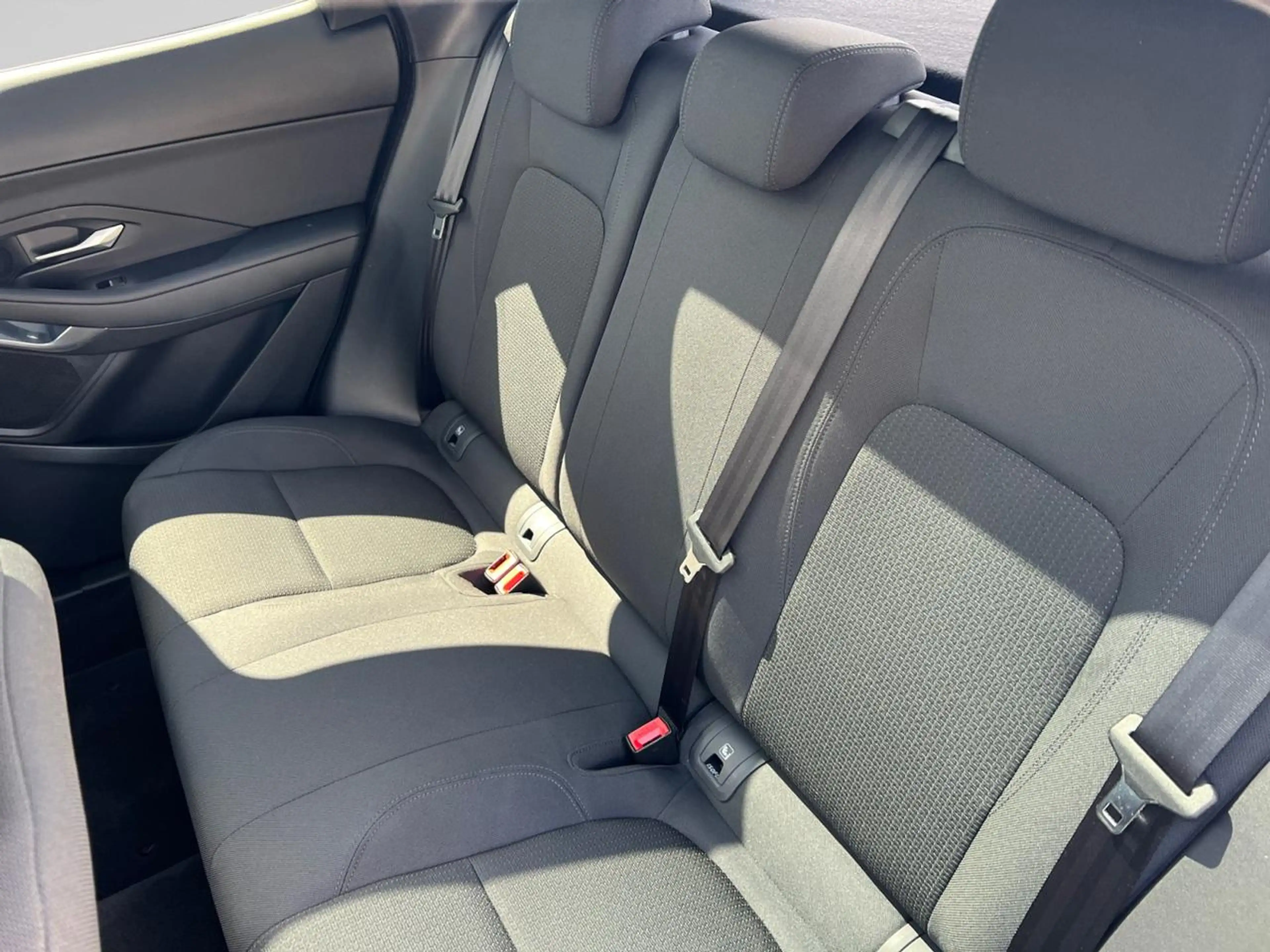 Jaguar E-Pace E-Pace 2.0 D AWD (EU6.2) — photo 13