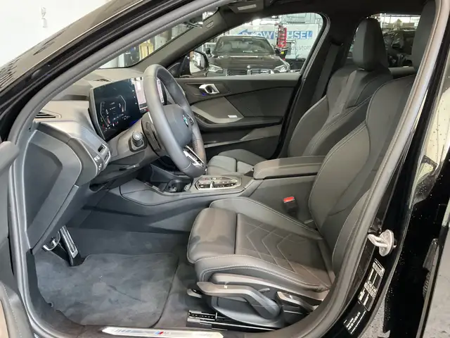 BMW 1 Series view 7