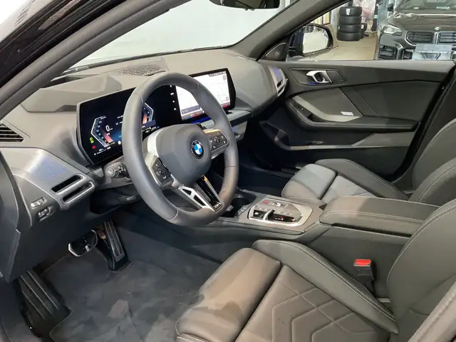 BMW 1 Series view 6