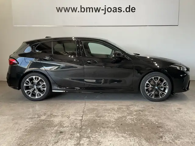 BMW 1 Series view 11