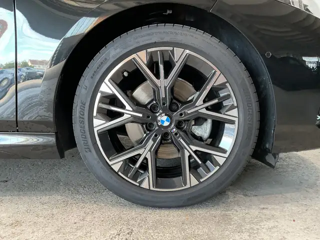 BMW 1 Series view 12