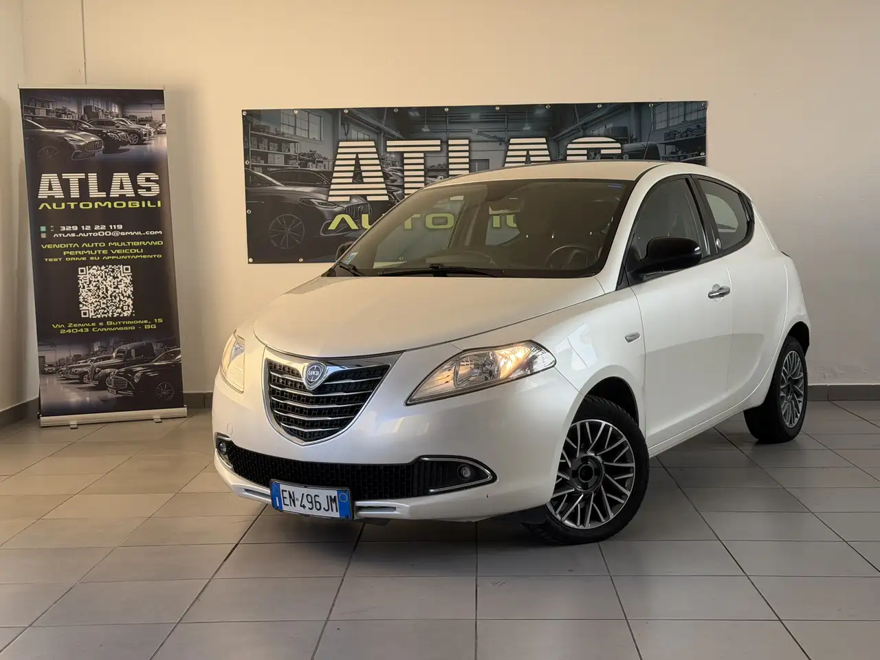 Lancia Ypsilon 1.2 8v Gold ecochic Gpl 69cv — photo 1 of 11