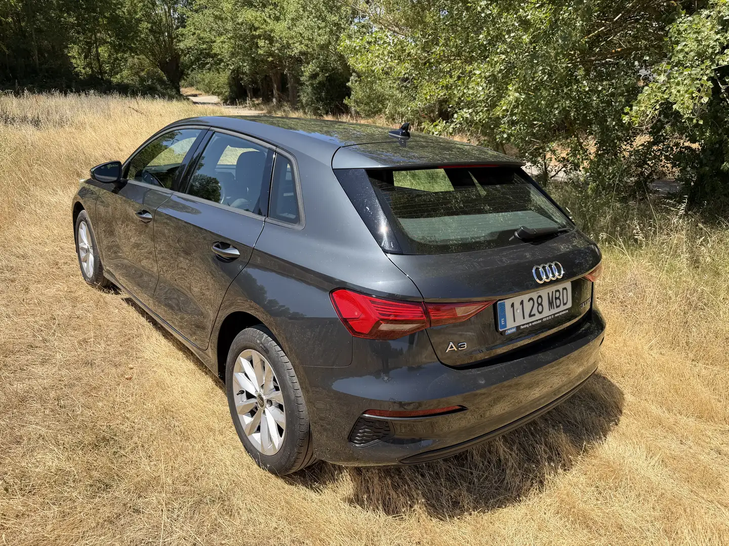 Audi A3 Sedán 30TDI Gris - 2