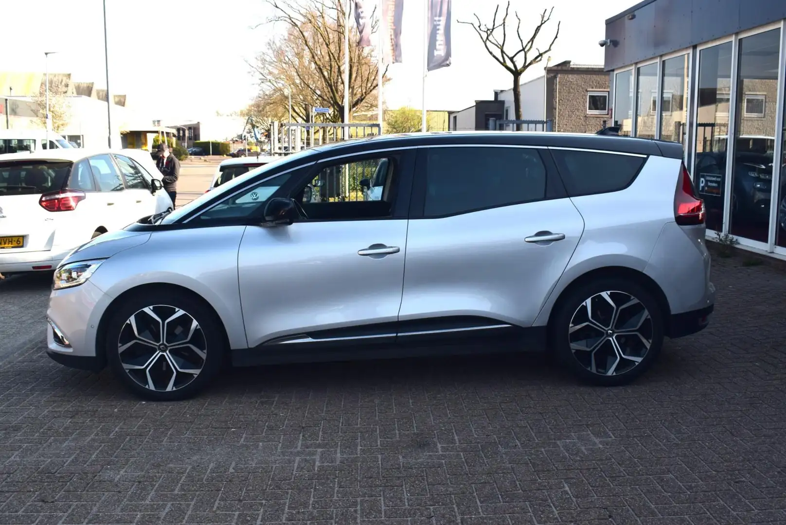 Renault Grand Scenic 1.3 TCe Bose 7p. LED PURE VISION | ACHTER UIT RIJ Grau - 2
