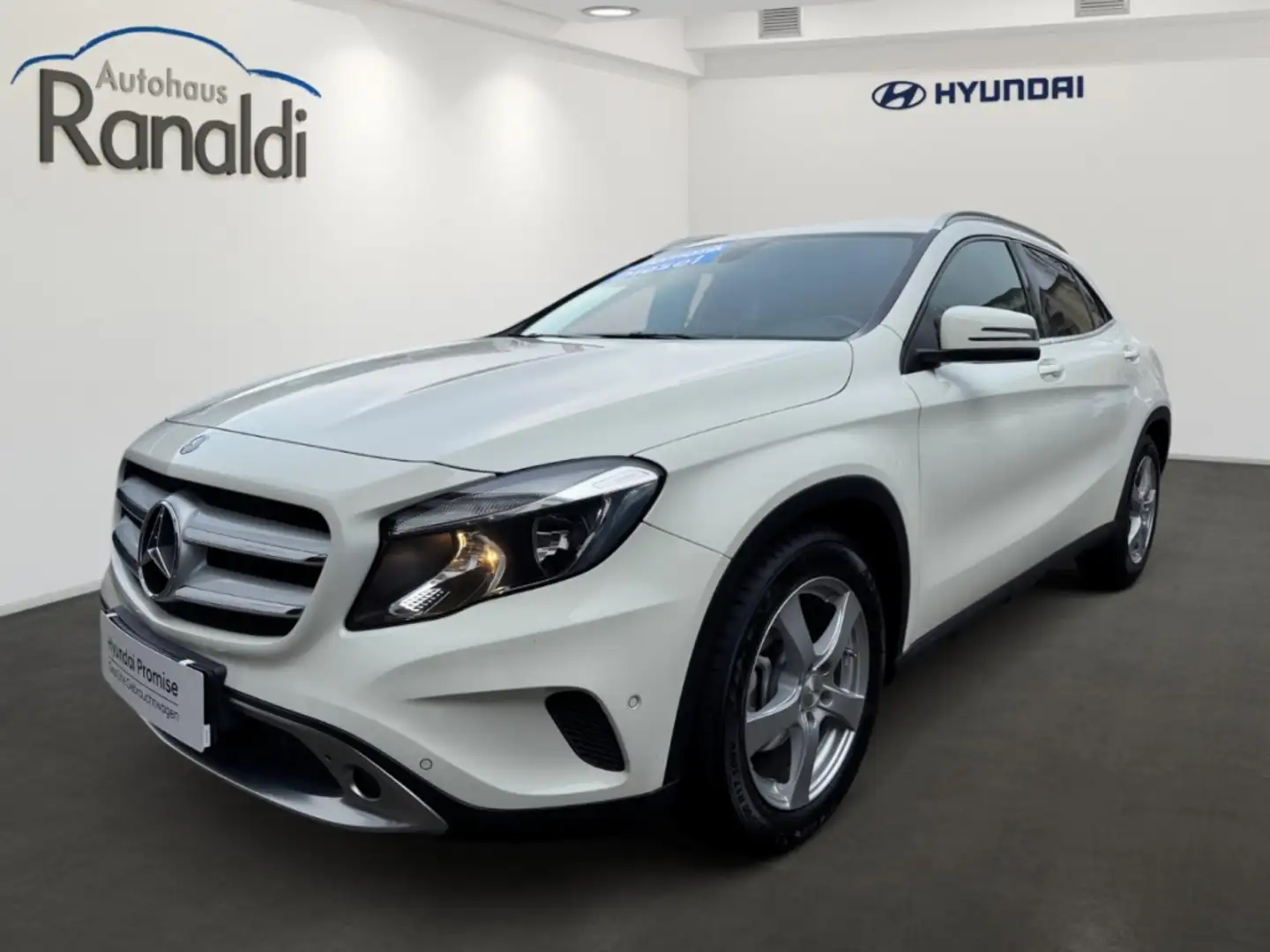 Mercedes-Benz GLA 220 d 4Matic++Automatik++Navi++Allwetter++ Beyaz - 1