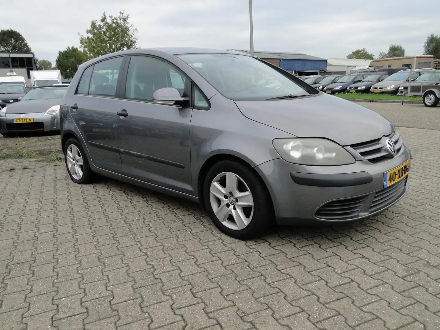 Volkswagen Golf Plus 1.6 FSI Optive 3 Grijs - 2