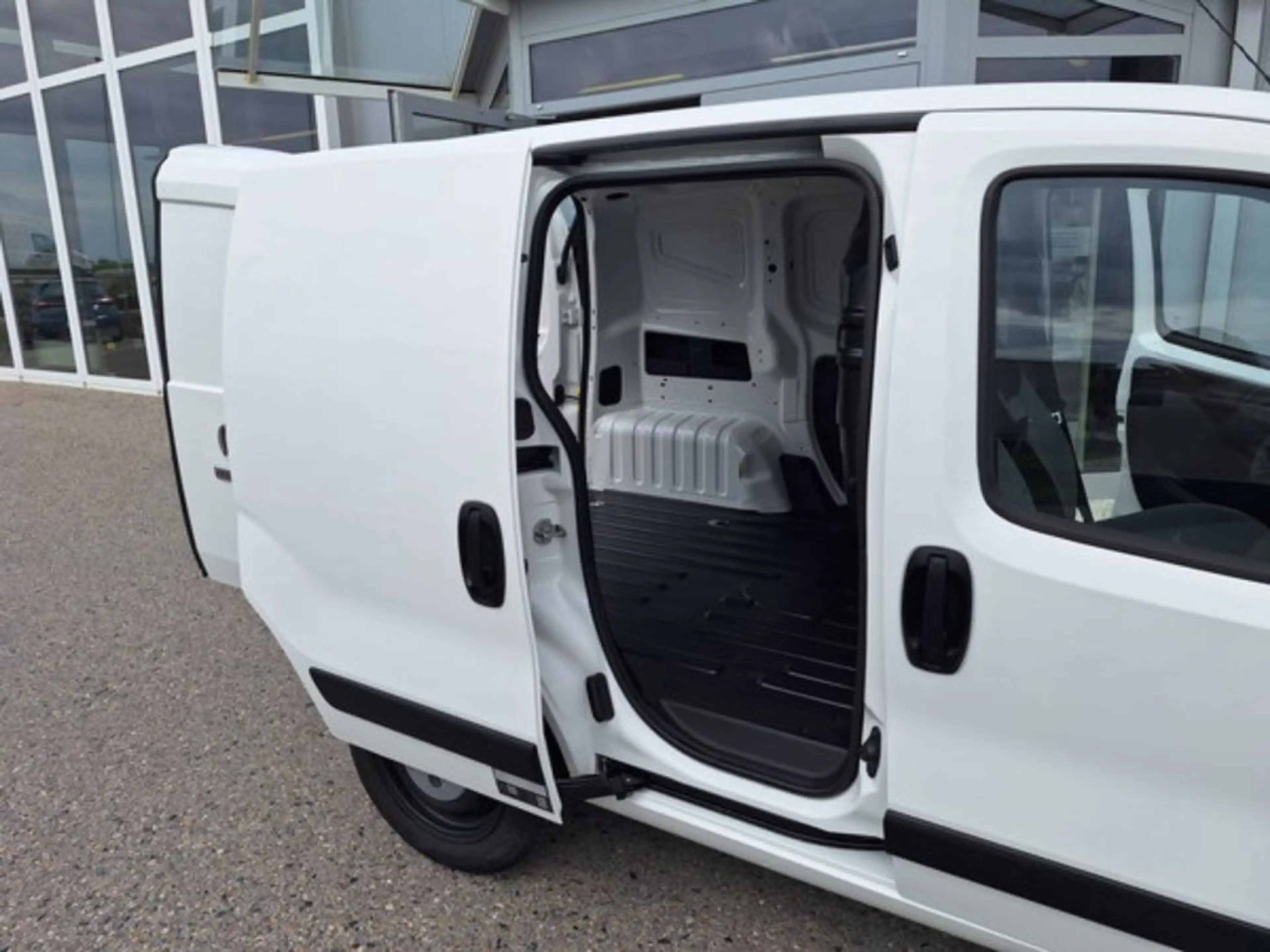 Fiat Fiorino 1,3 Mulitjet — photo 5