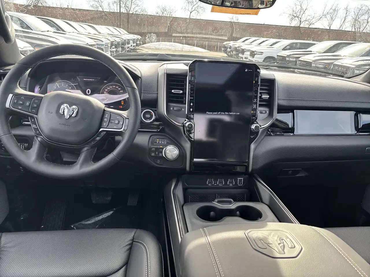 RAM 1500 снимка RAM 1500