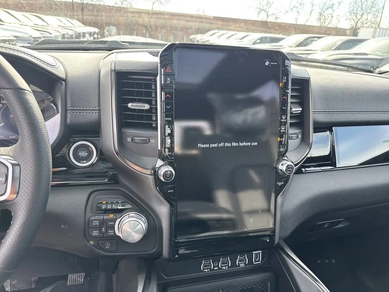 RAM 1500 снимка RAM 1500